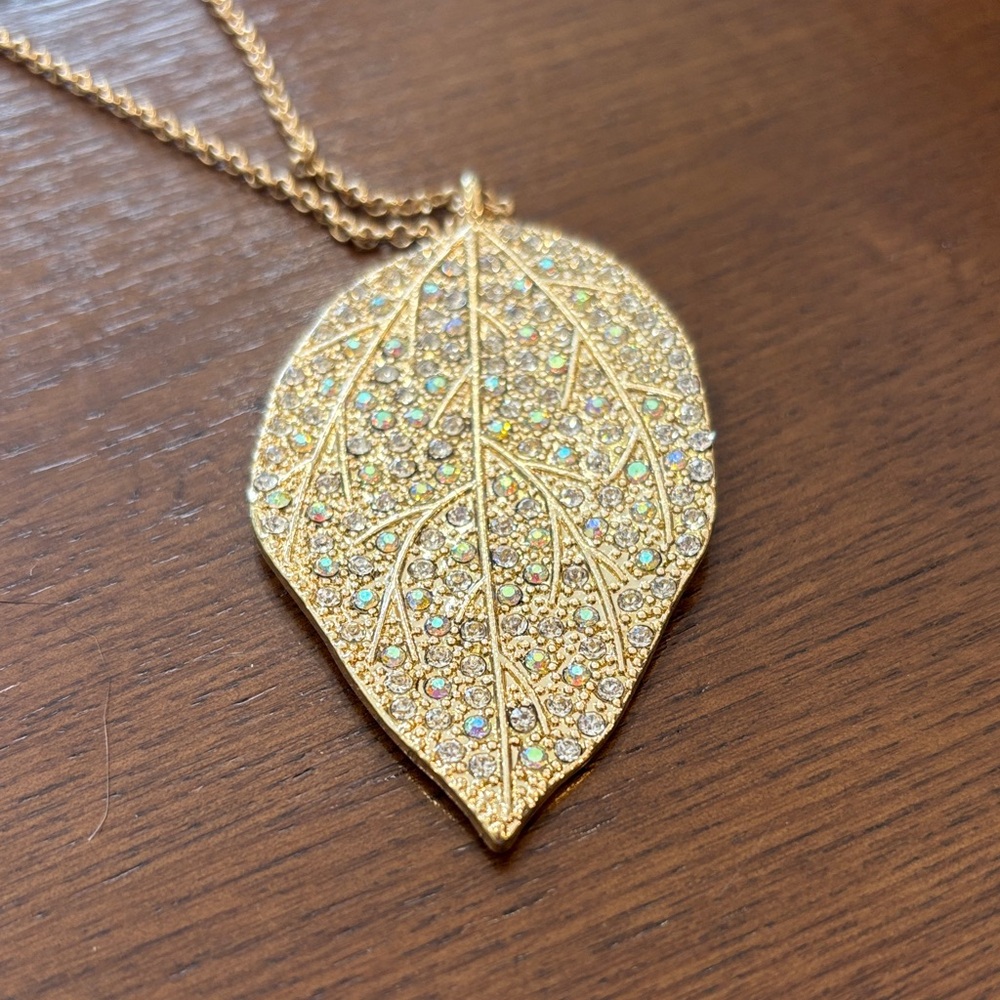 Gold Leaf Pendant Necklace